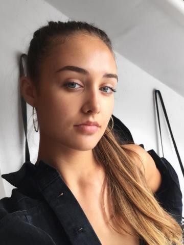 Лариса Красивая Компаньонка