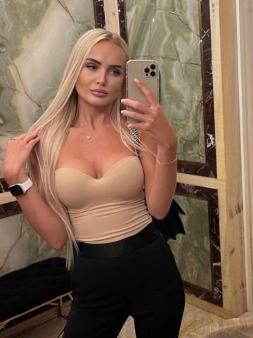 Анна Студентка